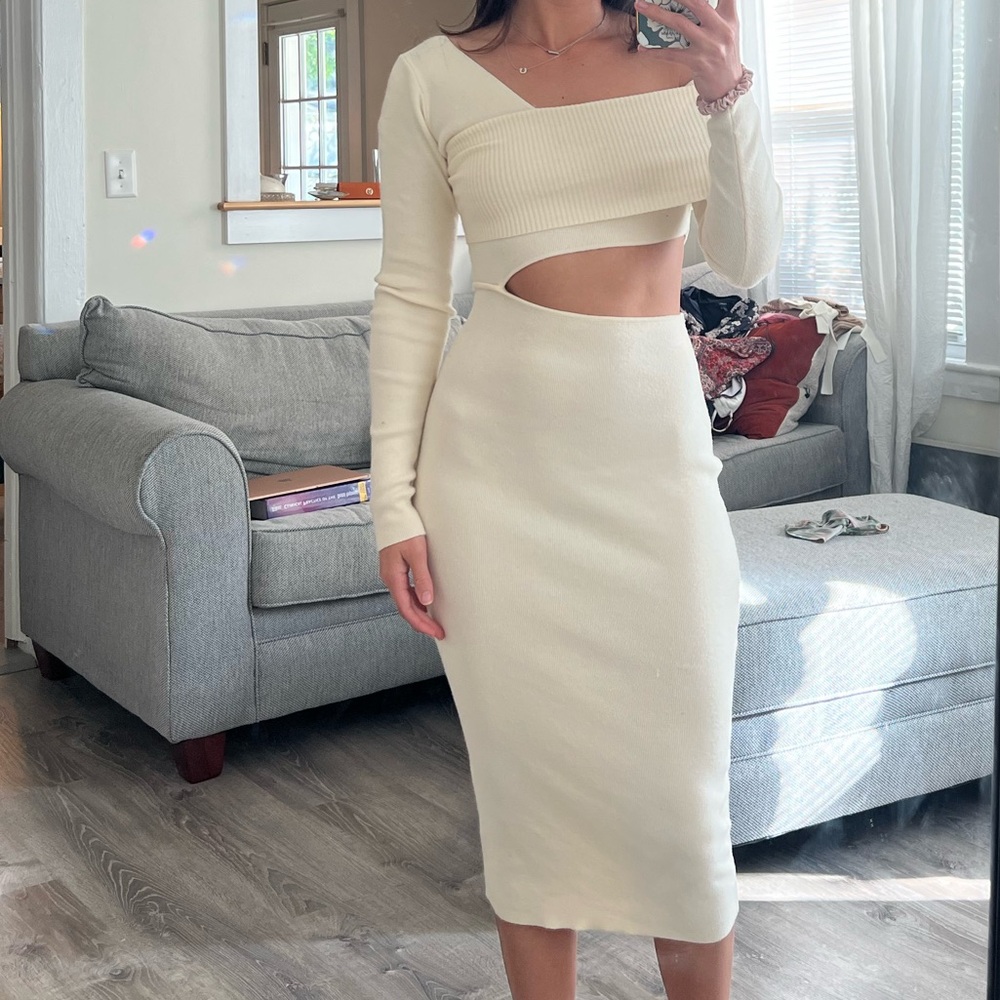Chic Cream Midi Dress with Cutout Detail